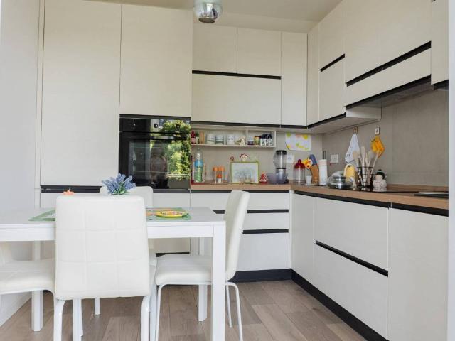 Appartamento in vendita a Seveso, Lombardia