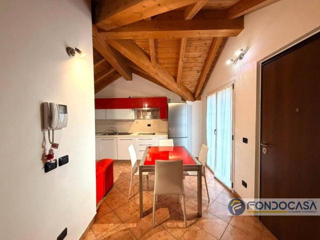 Appartamento in vendita a Seveso, Lombardia