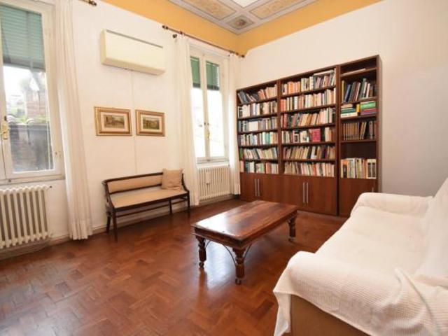 Appartamento in vendita a Camollia, Siena