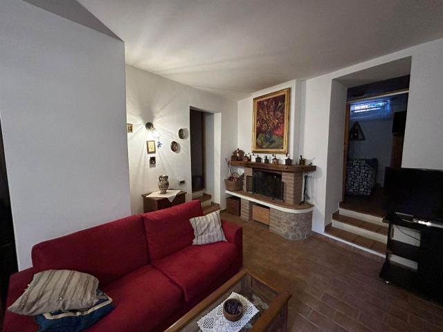 Appartamento in vendita a Sant'Apollinare, Siena