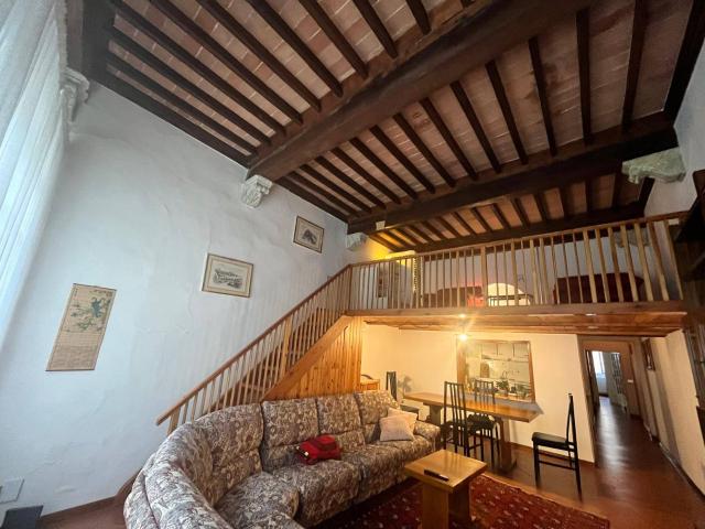 Appartamento in vendita a Siena, Toscana