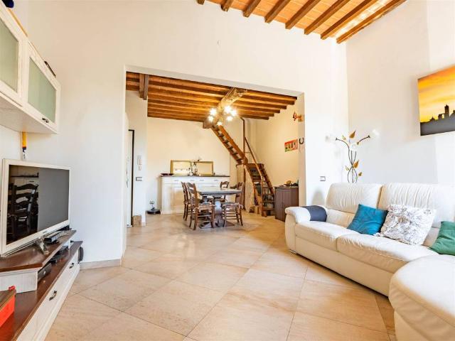 Appartamento in vendita a Costafabbri, Siena