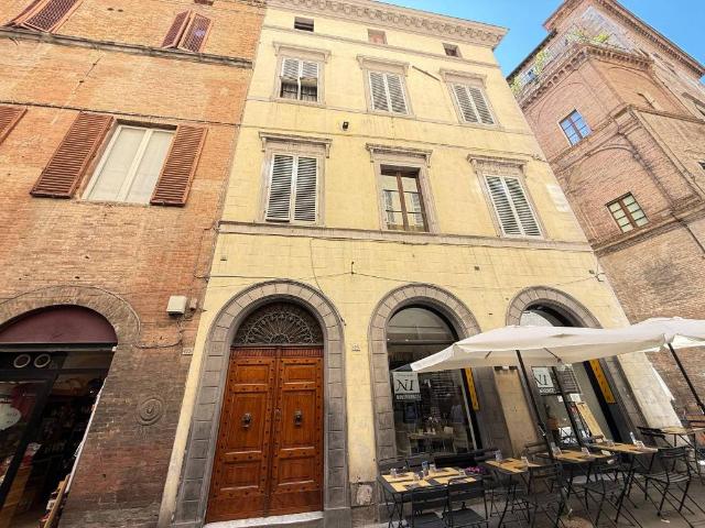 Appartamento in vendita a Contrada dell'Aquila, Siena