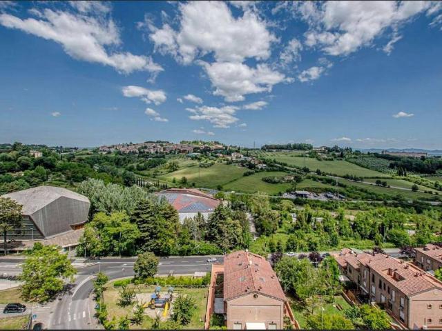 Appartamento in vendita a Camollia, Siena