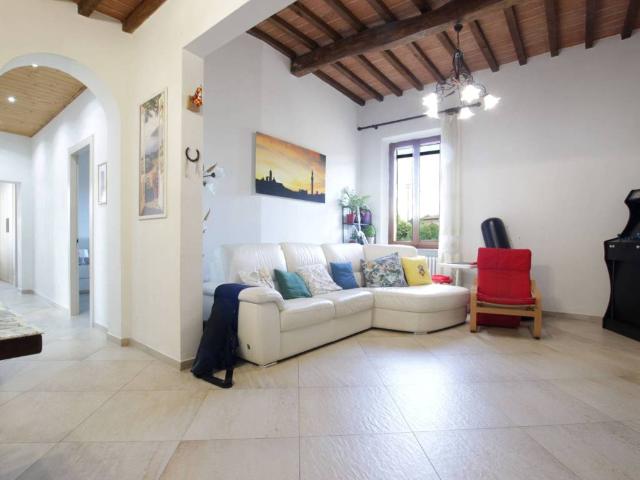 Appartamento in vendita a Costafabbri, Siena