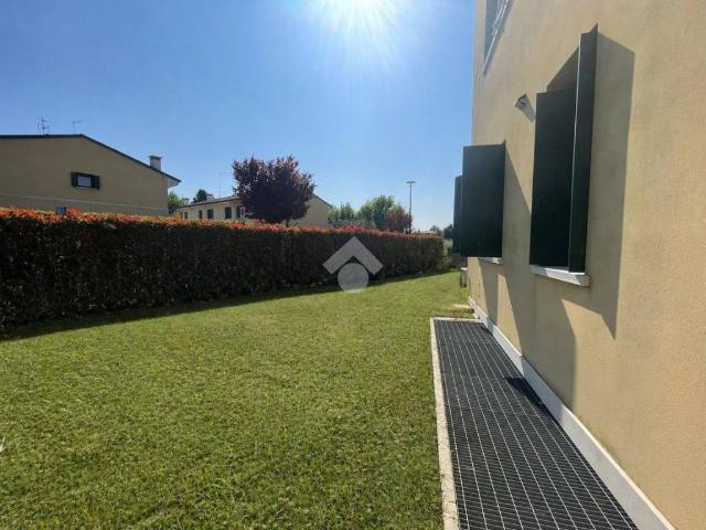 Appartamento in vendita a Lanzago, Silea