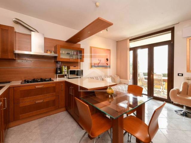 Appartamento in vendita a Lugana, Sirmione