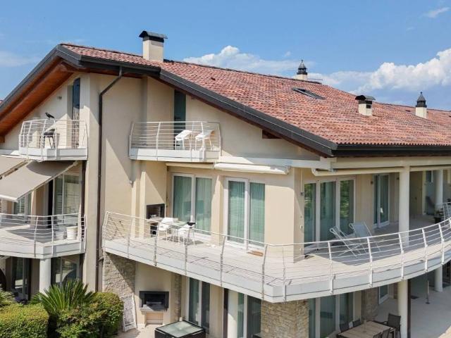 Appartamento in vendita a Sirmione, Lombardia
