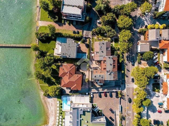 Appartamento in vendita a Sirmione, Lombardia