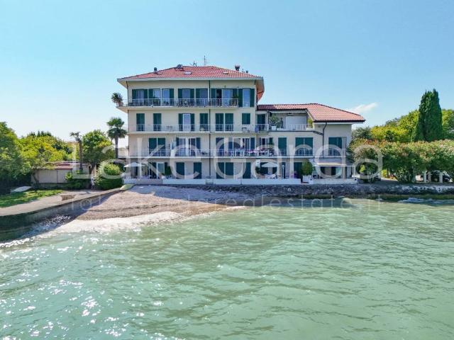 Appartamento in vendita a Sirmione, Lombardia