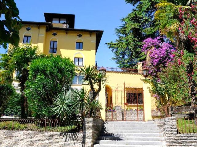 Appartamento in vendita a Sirmione, Lombardia