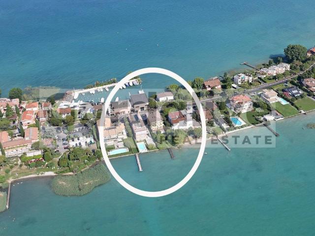 Appartamento in vendita a Sirmione, Lombardia