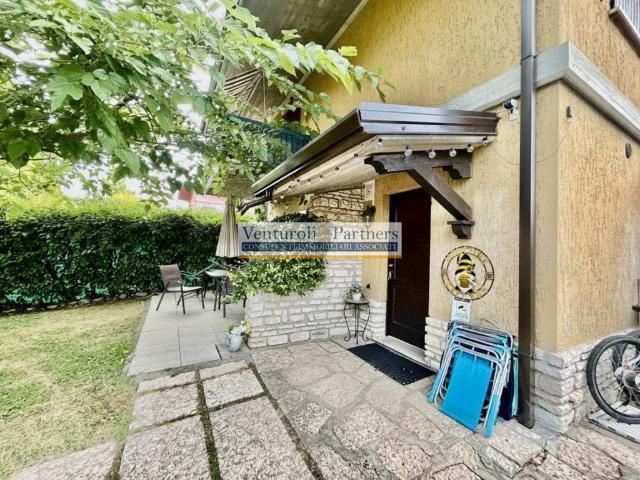 Appartamento in vendita a Sirmione, Lombardia
