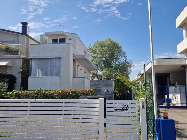 Appartamento in vendita a Sirmione, Lombardia