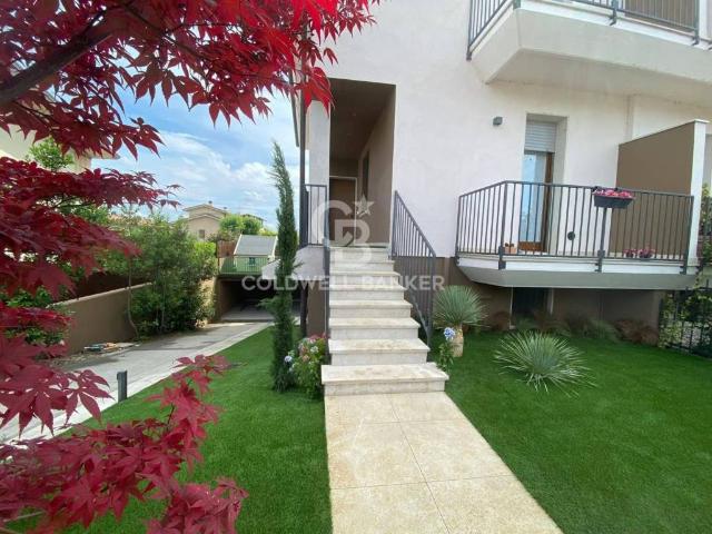 Villa Indipendente in vendita a Lugana, Sirmione
