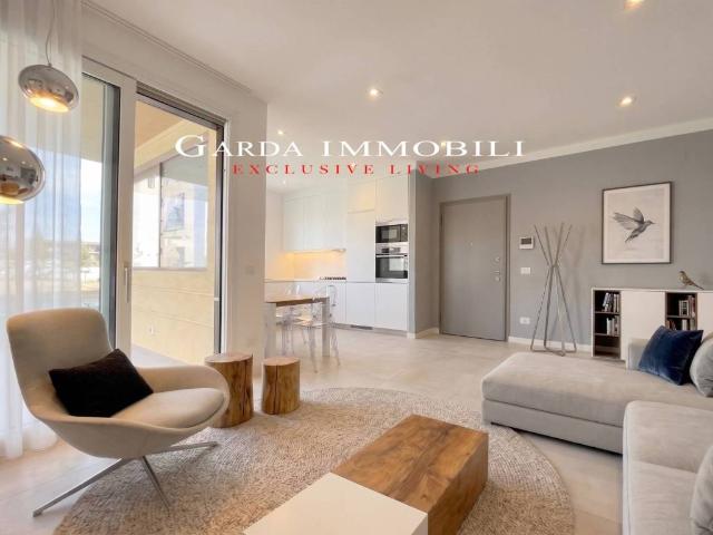 Appartamento in vendita a Sirmione, Lombardia