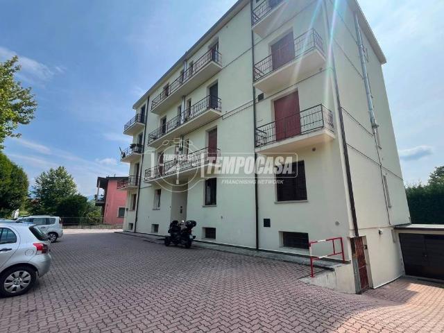 Appartamento in vendita a Sirone, Lombardia