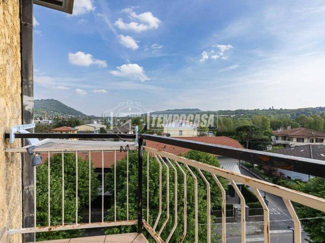 Appartamento in vendita a Sirone, Lombardia