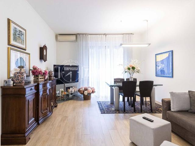 Appartamento in vendita a Solaro, Lombardia