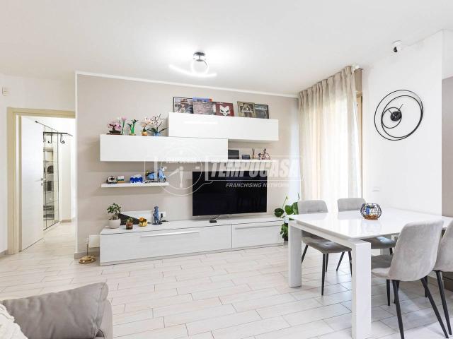 Appartamento in vendita a Solaro, Milano