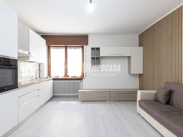 Appartamento in vendita a Solaro, Lombardia