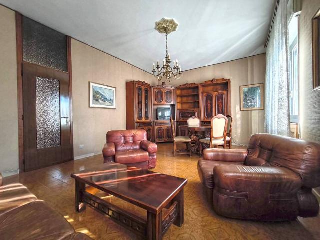 Appartamento in vendita a Solaro, Lombardia