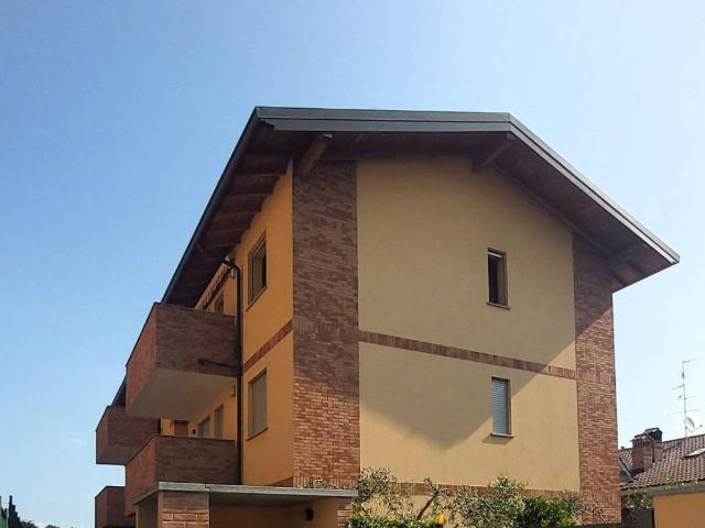 Appartamento in vendita a Solaro, Lombardia