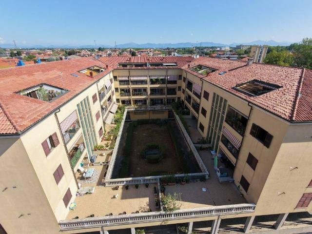 Appartamento in vendita a Solaro, Lombardia