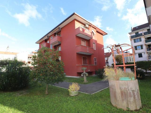 Appartamento in vendita a Solaro, Lombardia