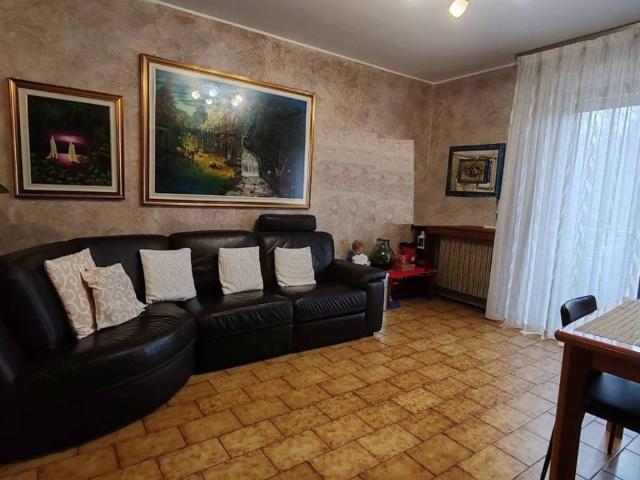 Appartamento in vendita a Solaro, Lombardia