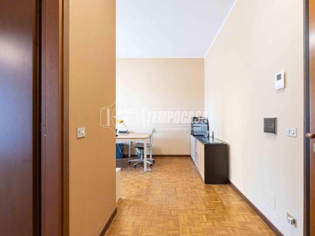 Appartamento in vendita a Solaro, Lombardia