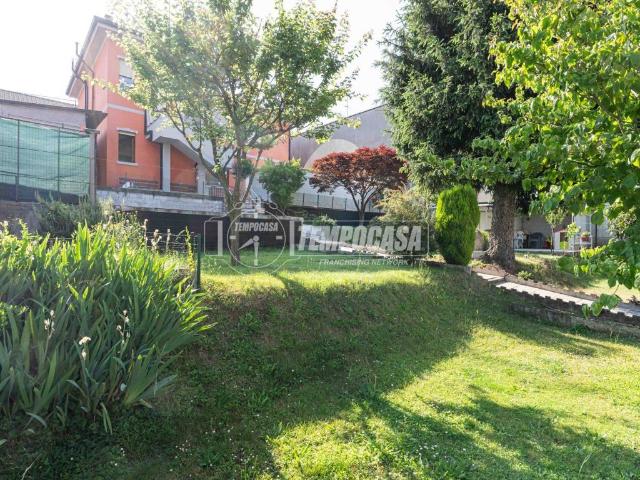 Appartamento in vendita a Solaro, Lombardia