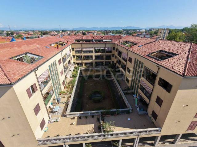 Appartamento in vendita a Solaro, Lombardia
