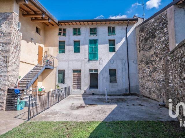 Villa Indipendente in vendita a Solferino, Lombardia