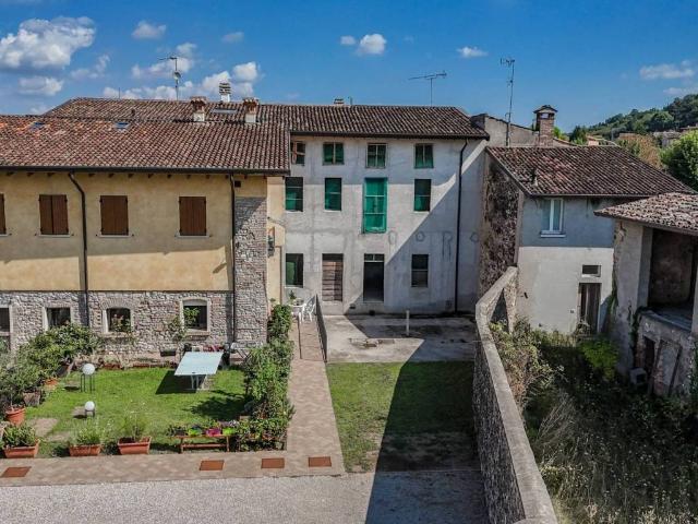 Villa Indipendente in vendita a Solferino, Lombardia