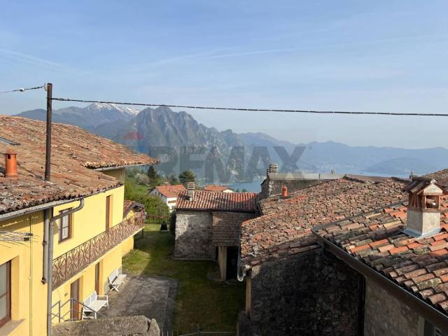Appartamento in vendita a Solto Collina, Lombardia