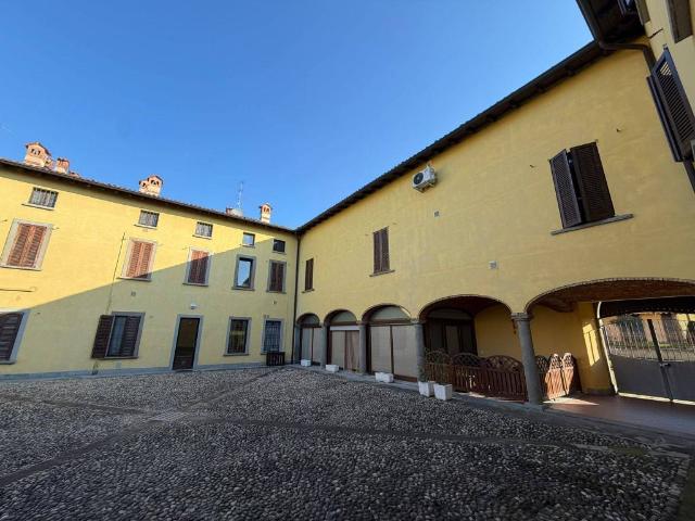Appartamento in vendita a Solza, Lombardia