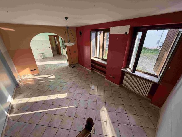 Appartamento in vendita a Somma Lombardo, Lombardia
