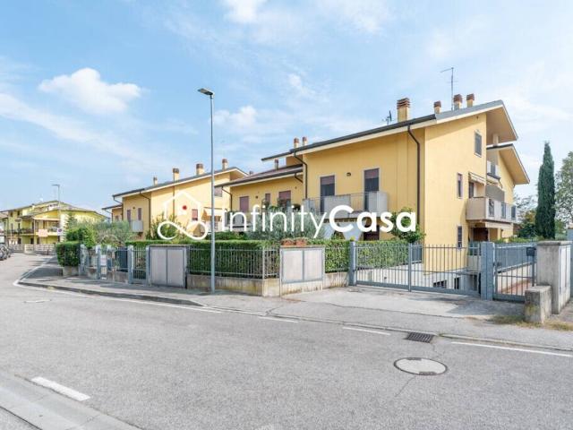 Appartamento in vendita a Sommacampagna, Verona