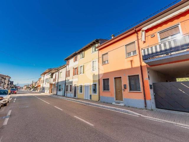 Appartamento in vendita a Sommacampagna, Veneto