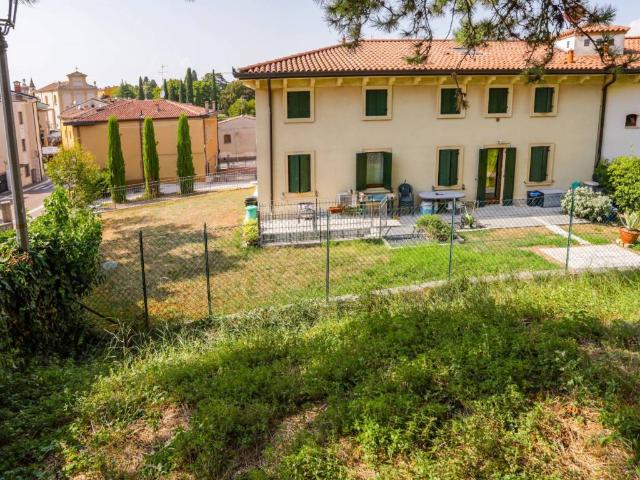 Appartamento in vendita a Sommacampagna, Veneto