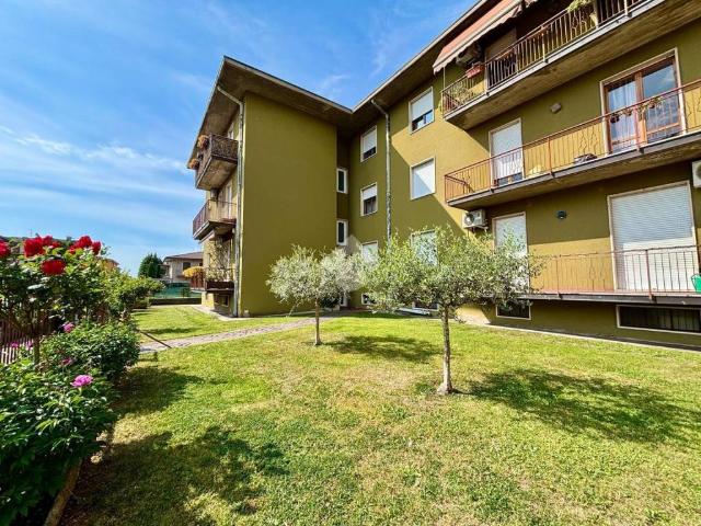 Appartamento in vendita a Sommacampagna, Veneto
