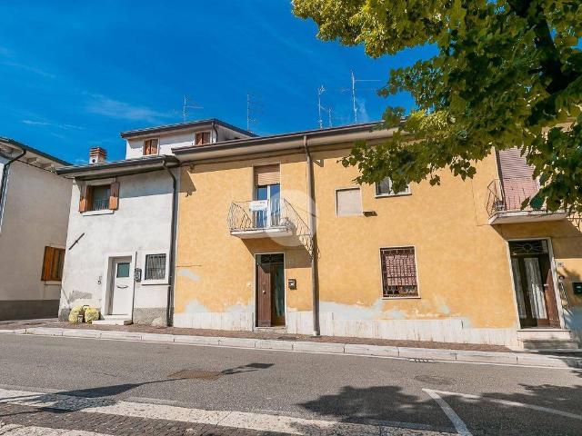 Appartamento in vendita a Sommacampagna, Veneto