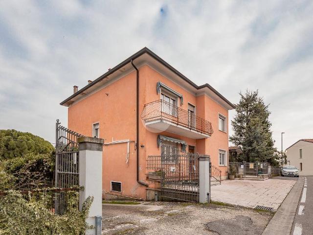 Appartamento in vendita a Sommacampagna, Veneto