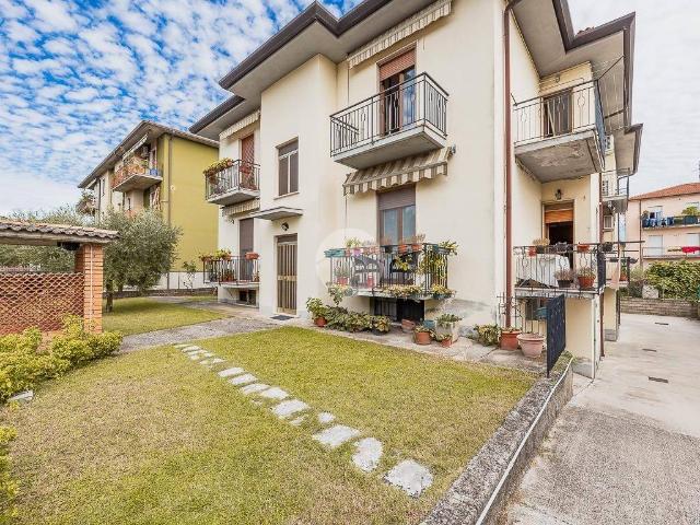 Appartamento in vendita a Sommacampagna, Veneto