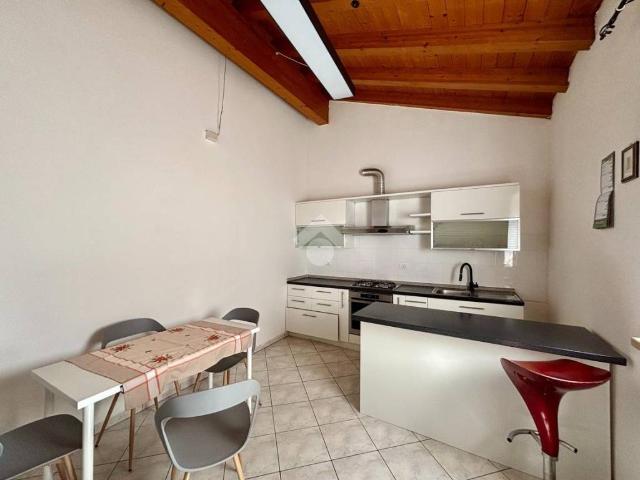 Appartamento in vendita a Sommacampagna, Veneto