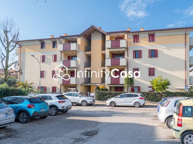 Appartamento in vendita a Sommacampagna, Veneto