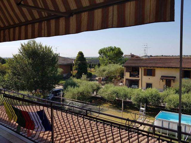 Appartamento in vendita a Sommacampagna, Veneto