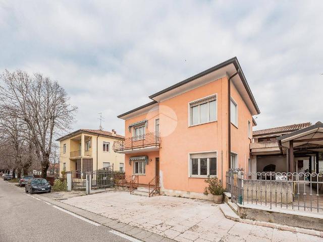 Appartamento in vendita a Sommacampagna, Veneto