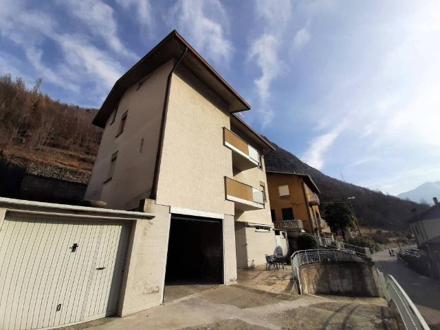 Appartamento in vendita a Sondrio, Lombardia